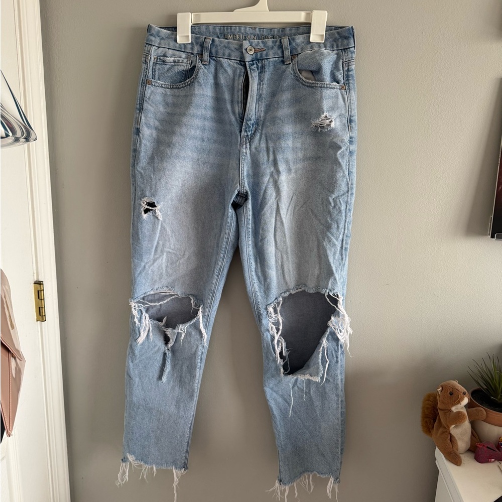 Distressed Light Blue Women's American Eagle Jeans